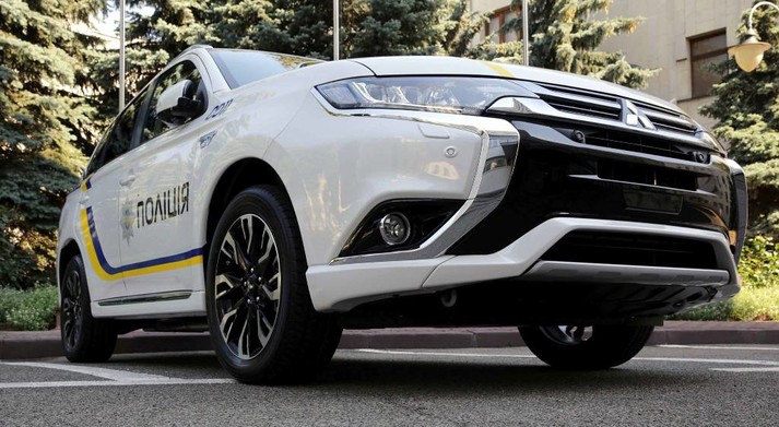 Презентація поліцейського MitsubishiOutlander PHEV