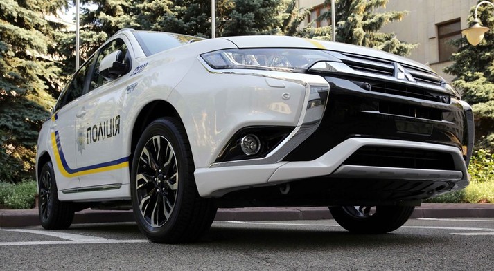 Презентація поліцейського MitsubishiOutlander PHEV