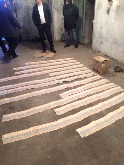 Заместитель прокурора Каховки попался на взятке в 300 тысяч - 24489 Заместитель прокурора Каховки попался на взятке в 300 тысяч - фото 24489 dqxikeidqxidqrant