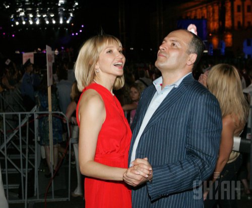 72198_649_500 72198_649_500