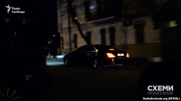 Кортеж прем’єр-міністра Гройсмана від’їжджає від будинку уряду dqxikeidqxidtant