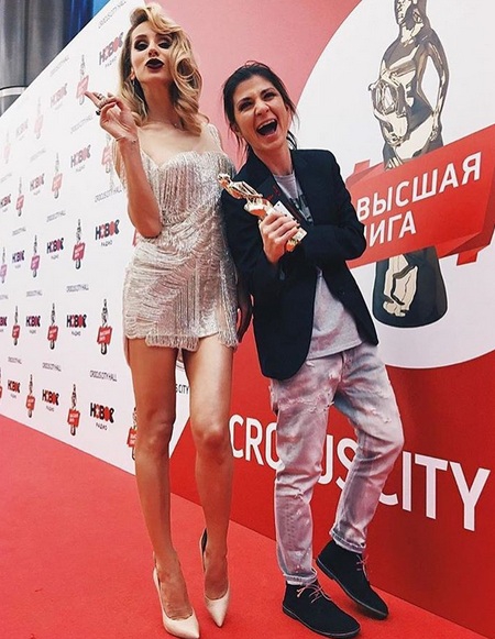 Деньги не пахнут: украинские артисты активно зарабатывают концертами в стране-агрессоре - 25421 Деньги не пахнут: украинские артисты активно зарабатывают концертами в стране-агрессоре - фото 25421 dqxikeidqxidqeant