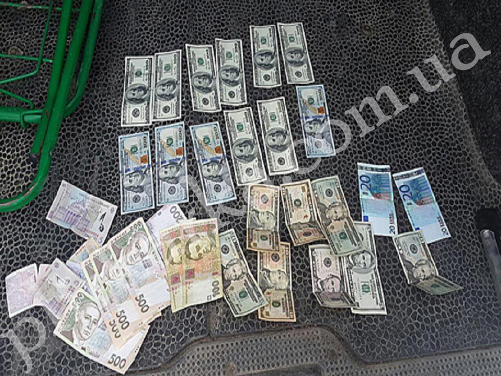 хабар-ямниця-3000-доларів