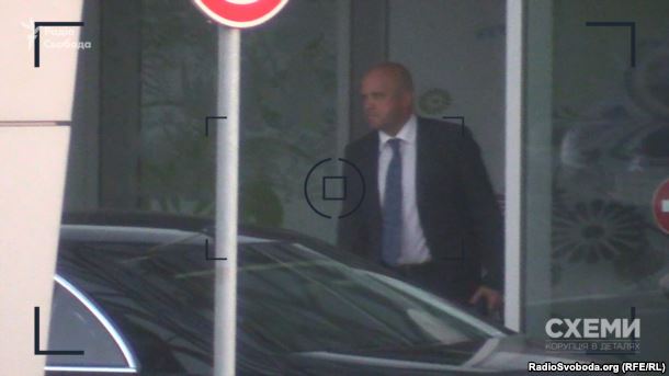 Радник голови СБУ Юрій Тандіт у VIP-терміналі аеропорту «Київ» 26 серпня 2016 року