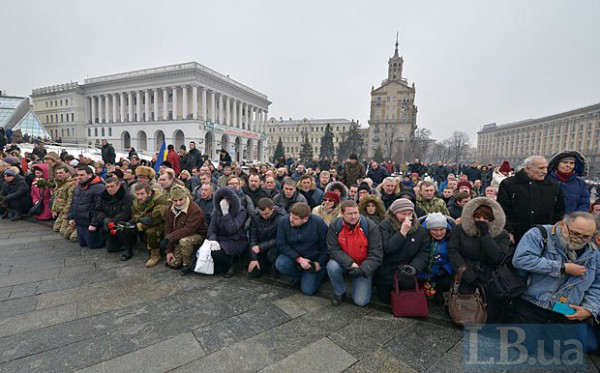 На Майдане 1 февраля 2017 года простились с погибшими бойцами 72 ОМБР. Четверо бойцов погибли в боях 29 января, еще трое - 30 января.
