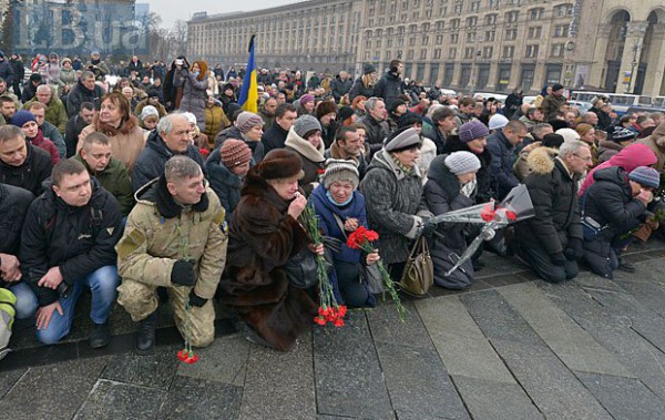 На Майдане 1 февраля 2017 года простились с погибшими бойцами 72 ОМБР. Четверо бойцов погибли в боях 29 января, еще трое - 30 января.