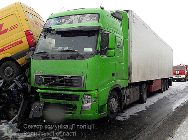Масштабное ДТП в Волынской области: столкнулись 5 авто, трое человек пострадало - 34197 Масштабное ДТП в Волынской области: столкнулись 5 авто, трое человек пострадало - фото 34197 dqxikeidqxidqrant