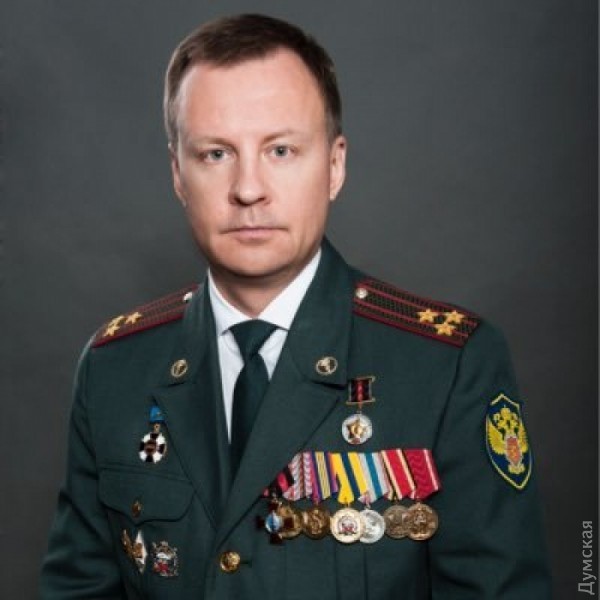 Вороненков - бывший военный прокурор, в думе заседал с 2011 по 2016 год, а бежал из РФ, когда его обвинили в крупном мошенничестве dqxikeidqxidqrant