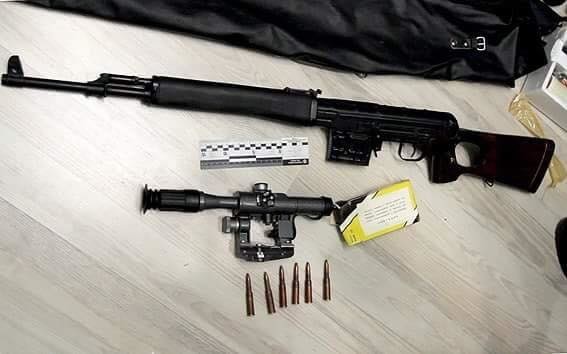 Азаров і перфоратор. Усі скарби, знайдені у схроні екс-прем’єра dqxikeidqxidqeant