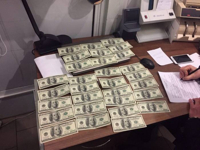 СБУ задержала на взятке в $5 тысяч помощника нардепа - 35157 СБУ задержала на взятке в $5 тысяч помощника нардепа - фото 35157 dqxikeidqxidqeant