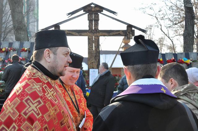 Панихида по Героям Небесной Сотни прошла в центре Киева 06 Панихида по Героям Небесной Сотни прошла в центре Киева 06