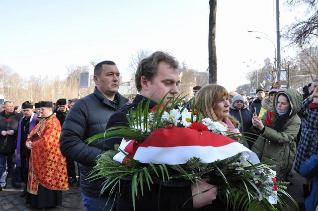 Панихида по Героям Небесной Сотни прошла в центре Киева 11 Панихида по Героям Небесной Сотни прошла в центре Киева 11