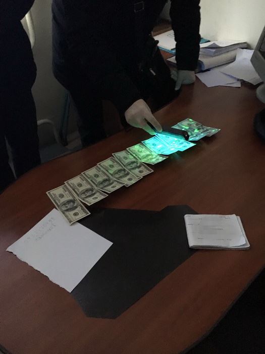 СБУ задержала на взятке врача Академии сухопутных войск