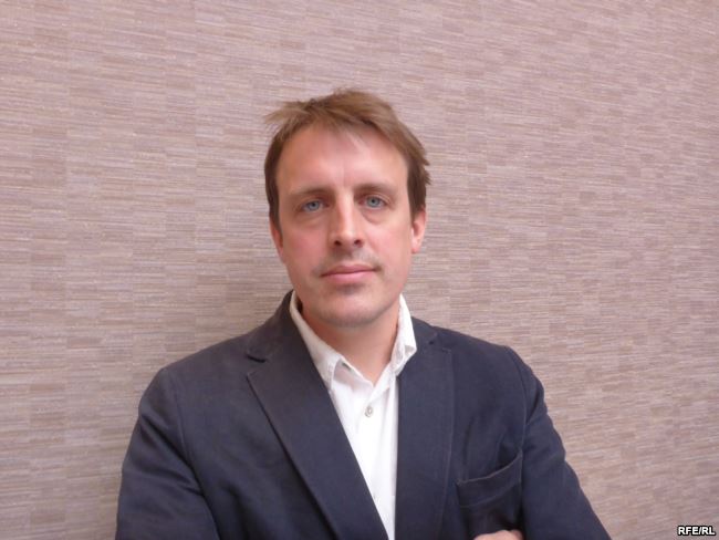 Олівер Буллоу dqxikeidqxidqeant