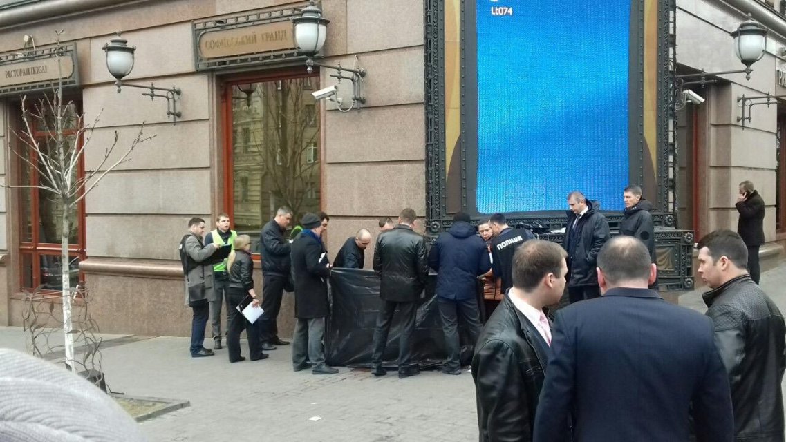 Убийство экс-депутата Госдумы Вороненкова: эксклюзивные фото и видео с места событий - 39512 Убийство экс-депутата Госдумы Вороненкова: эксклюзивные фото и видео с места событий - фото 39512