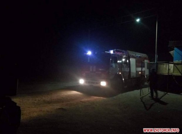 Масштабный пожар под Житомиром: титушки подожгли мусорную свалку - 41031 Масштабный пожар под Житомиром: титушки подожгли мусорную свалку - фото 41031 dqxikeidqxidqeant