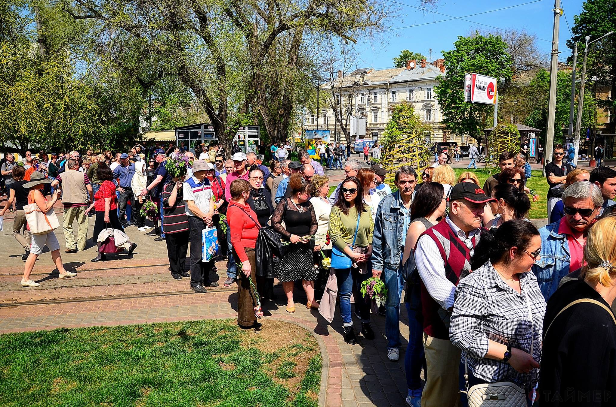 Возле Куликова поля выстраиваются огромные очереди