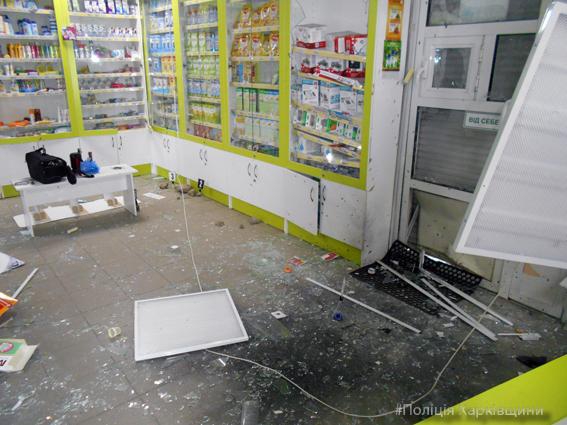 В окно харьковской аптеки бросили боевую гранату - 44857 В окно харьковской аптеки бросили боевую гранату - фото 44857 dqxikeidqxidqeant