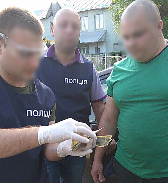 Сельский голова на Буковине требовал $2 тыс. за выделение в аренду земли 02 Сельский голова на Буковине требовал $2 тыс. за выделение в аренду земли 02