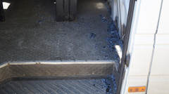 В Николаеве силовая опора рухнула на «маршрутку», пострадало два человека - Copyright https://news.pn