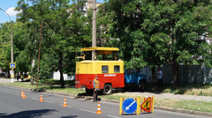 В Николаеве силовая опора рухнула на «маршрутку», пострадало два человека - Copyright https://news.pn