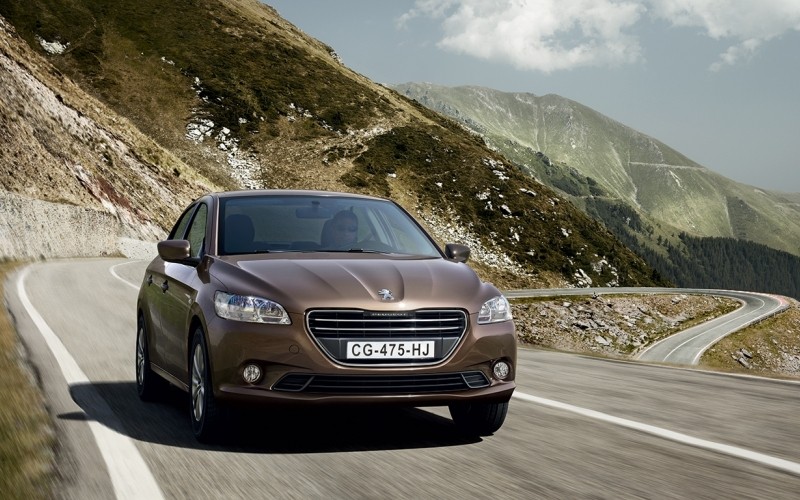 10_peugeot_301
