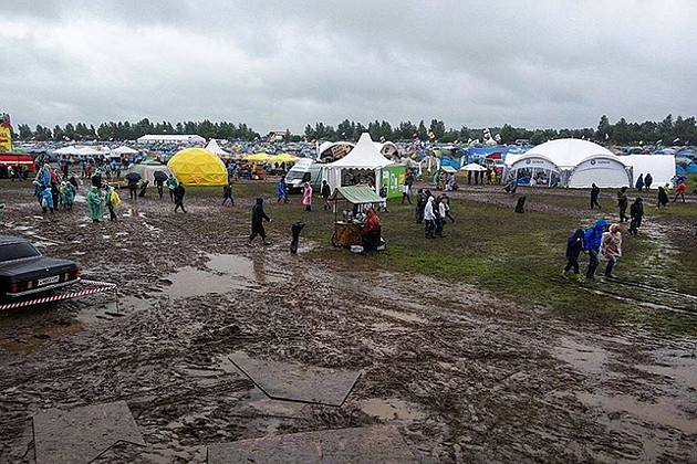 Фестиваль "НАШЕствие" утонул в грязи