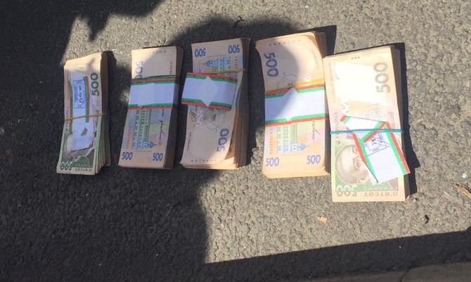 Главный инспектор ГФС Киевской области попался на взятке в 260 тысяч - 59437 Главный инспектор ГФС Киевской области попался на взятке в 260 тысяч - фото 59437 dqxikeidqxidqeant