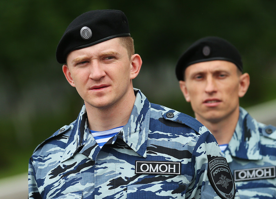 Бывшие бойцы спецподразделения Украины «Беркут» на церемонии принятия присяги и вручения служебных удостоверений. Фото: Валерий Шарифулин / ТАСС