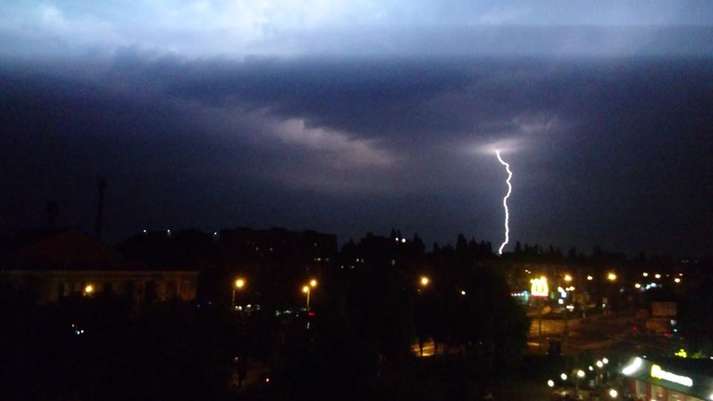 Негода наробила лиха в Україні, загинула жінка dqxikeidqxidqeant