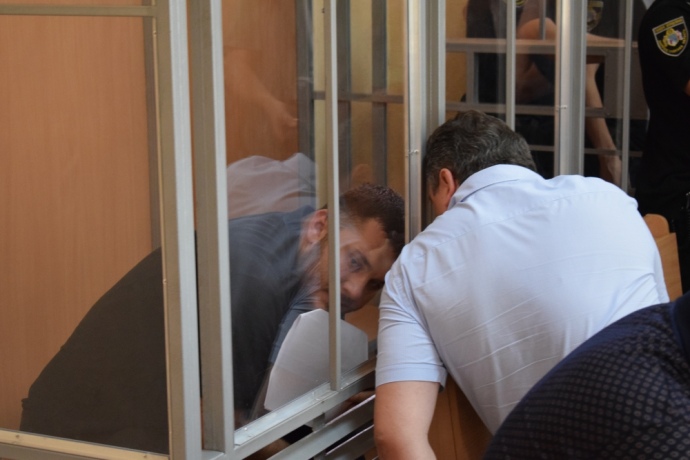 Олександр Лакіза з адвокатом у суді