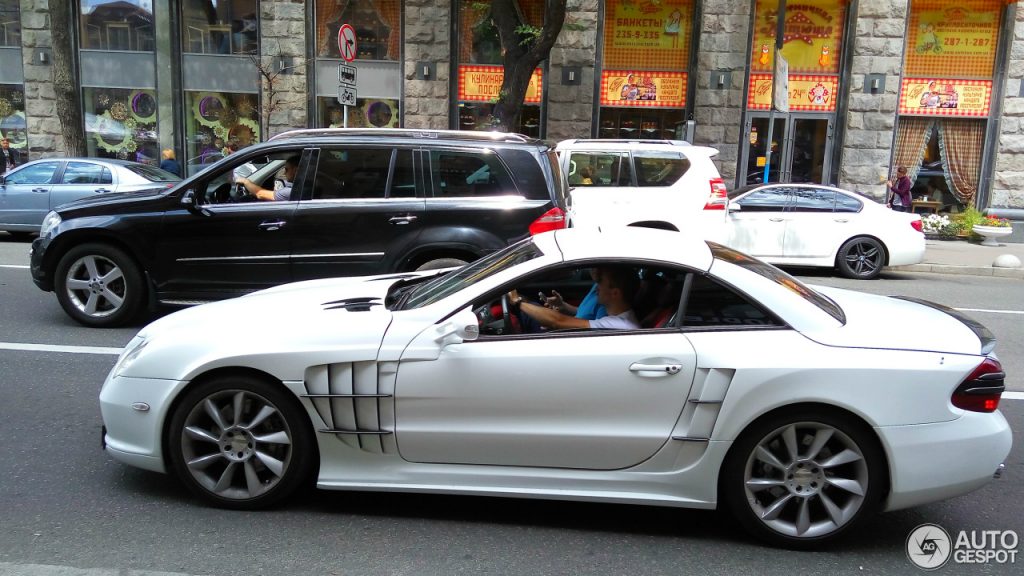 В Киеве замечен поддельный суперкар Mercedes SLR McLaren В Киеве замечен поддельный суперкар Mercedes SLR McLaren
