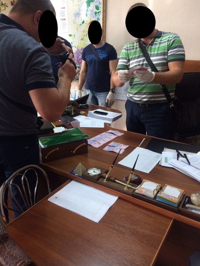 задержание на взятке подполковника, фото прокуратуры dqxikeidqxiqduant