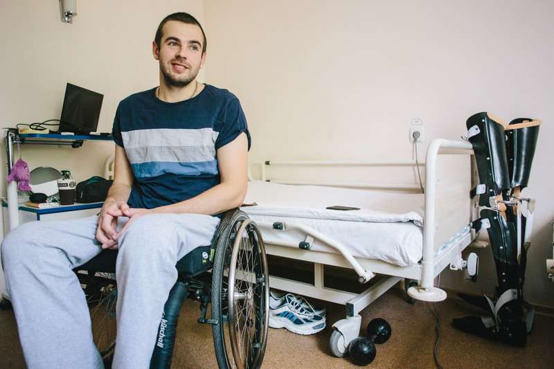 У Артура — спинальная травма, повреждён позвоночник. Фото: Павел Пахоменко dqxikeidqxidqrant