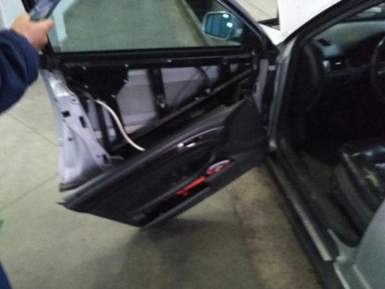 Українець намагався вивезти за кордон бурштин, сховавши його під обшивкою авто Українець намагався вивезти за кордон бурштин, сховавши його під обшивкою авто dqxikeidqxidqrant