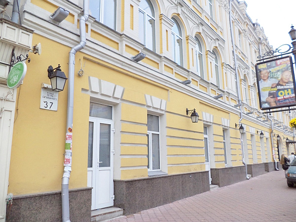 Будівля на Сагайдачного, 37 Будівля на Сагайдачного, 37