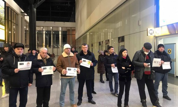 Акция в Астане на поддержку украинских политзаключенных