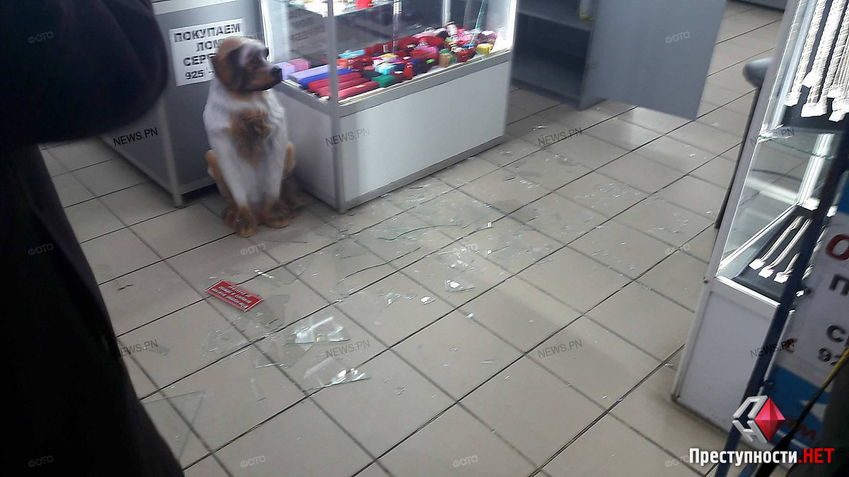 николаев, магазин, ограбление, ювелирка, ювелирный магазин, витрины, полиция, автомат, стрельба, золото, украшения dqxikeidqxidqrant