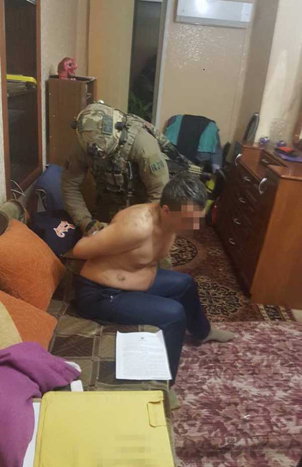 Зона АТО, наркотики, поліція