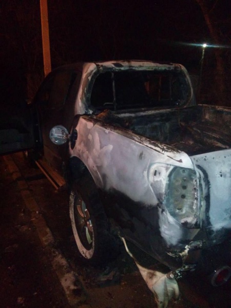 У Новій Каховці за одну ніч підпалили два автомобілі У Новій Каховці за одну ніч підпалили два автомобілі dqxikeidqxidqeant