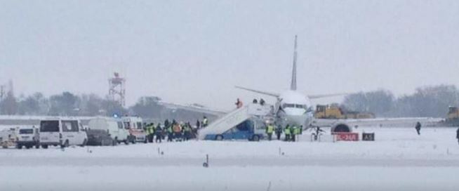 самолет, ВПП, Борисполь, снесло самолет dqxikeidqxidqrant