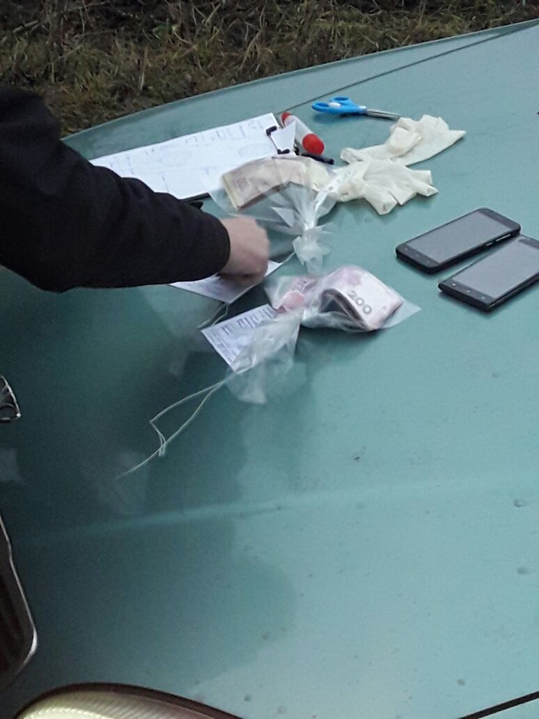 На Чернігівщині СБУ викрила на хабарі двох «колядників» з поліції (Фото)