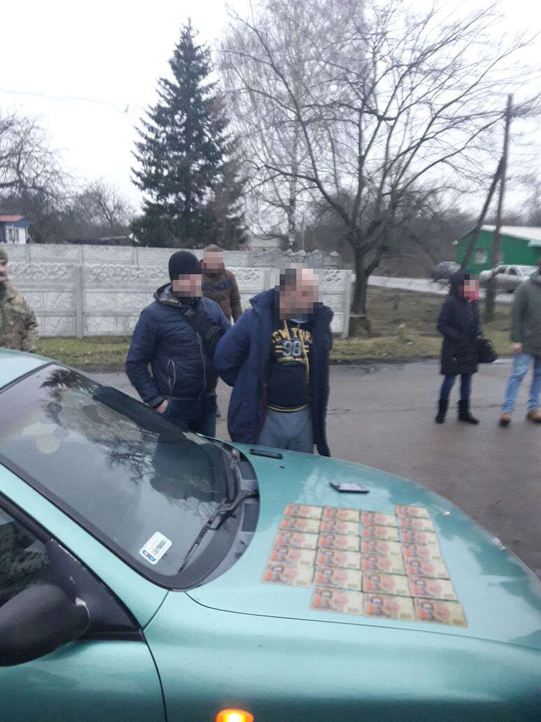 На Чернігівщині СБУ викрила на хабарі двох «колядників» з поліції (Фото)