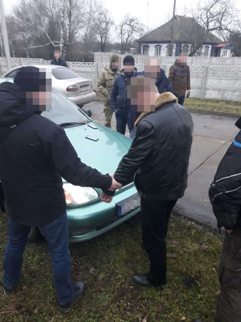 На Чернігівщині СБУ викрила на хабарі двох «колядників» з поліції (Фото)
