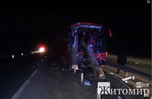 Фото з місця аварії на трасі Київ – Чоп dqxikeidqxidqrant