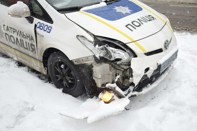 Первая авария произошла с участием полицейских dqxikeidqxidqeant