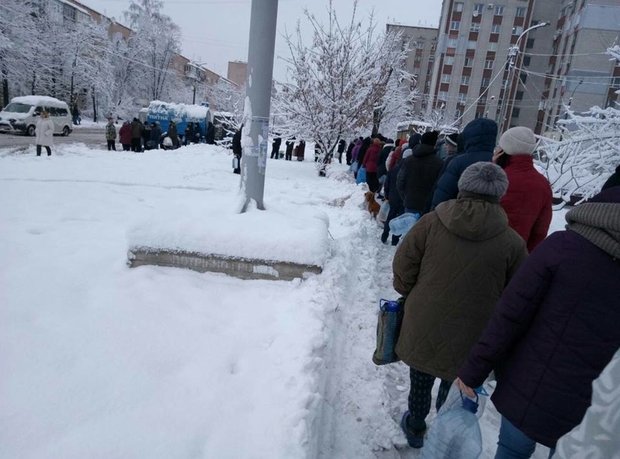 город, черкассы, вода, водоснабжение, цистерны, водоканал, люди, очереди, магазины, супермаркеты dqxikeidqxidqeant