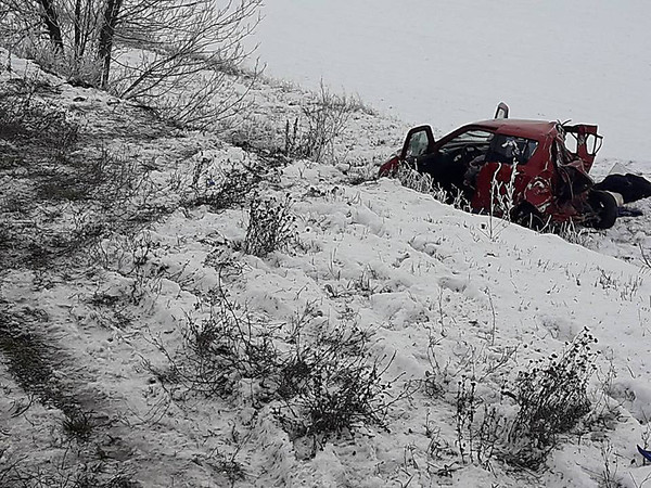 На Николаевщине «Suzuki» столкнулся с фурой и съехал в кювет: водитель – 20-летняя киевлянка находится в больнице, ее мать – погибла - Copyright https://news.pn dqxikeidqxidqeant