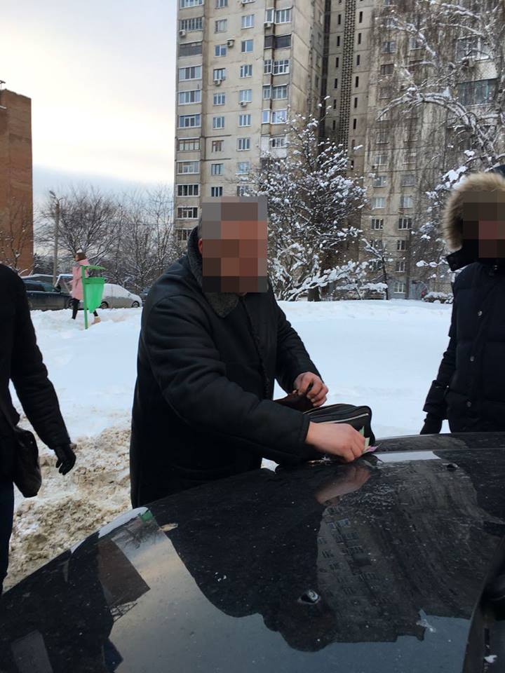 В Харькове чиновника-антикоррупционера задержали за взятку СБУ задержала за взятку