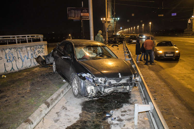 Accord пролетел за отбойником более 20-ти метров dqxikeidqxidqrant